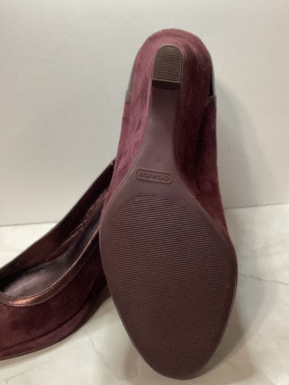 Coach Kerryann  Suede Pumps with Patent Cap Toe - Picture 8 of 10